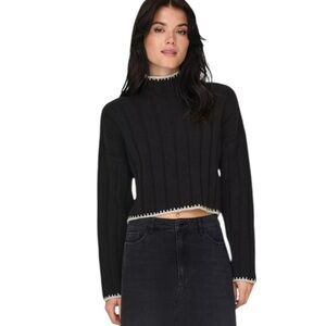 NWT — Only Sweater🖤🤍